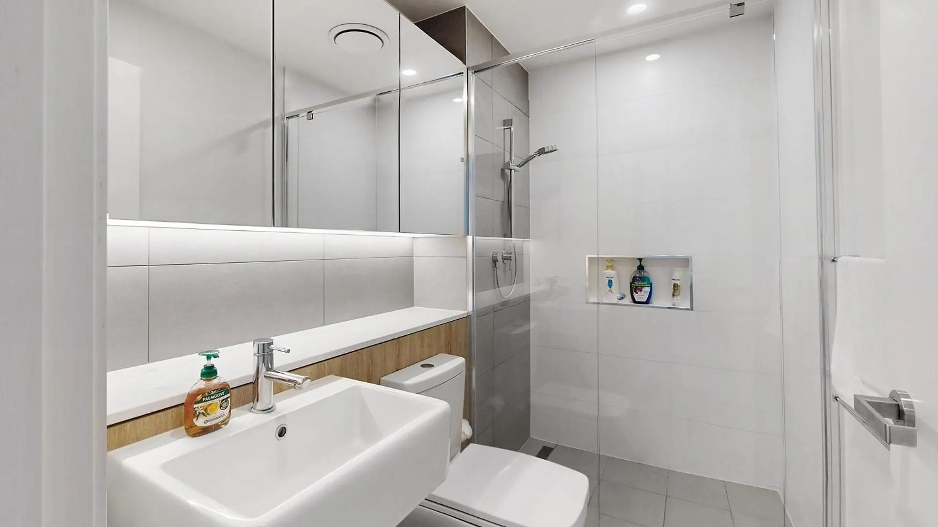 Urban Luxe Retreat - South Brisbane Boutique Apt W Free Carpark Διαμέρισμα